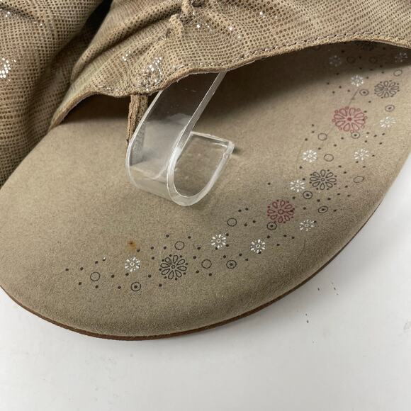 Taos Gift 2 Ruched Leather Comfort Shoes Sandals Metallic Tan Taupe women 10 New - Picture 12 of 15